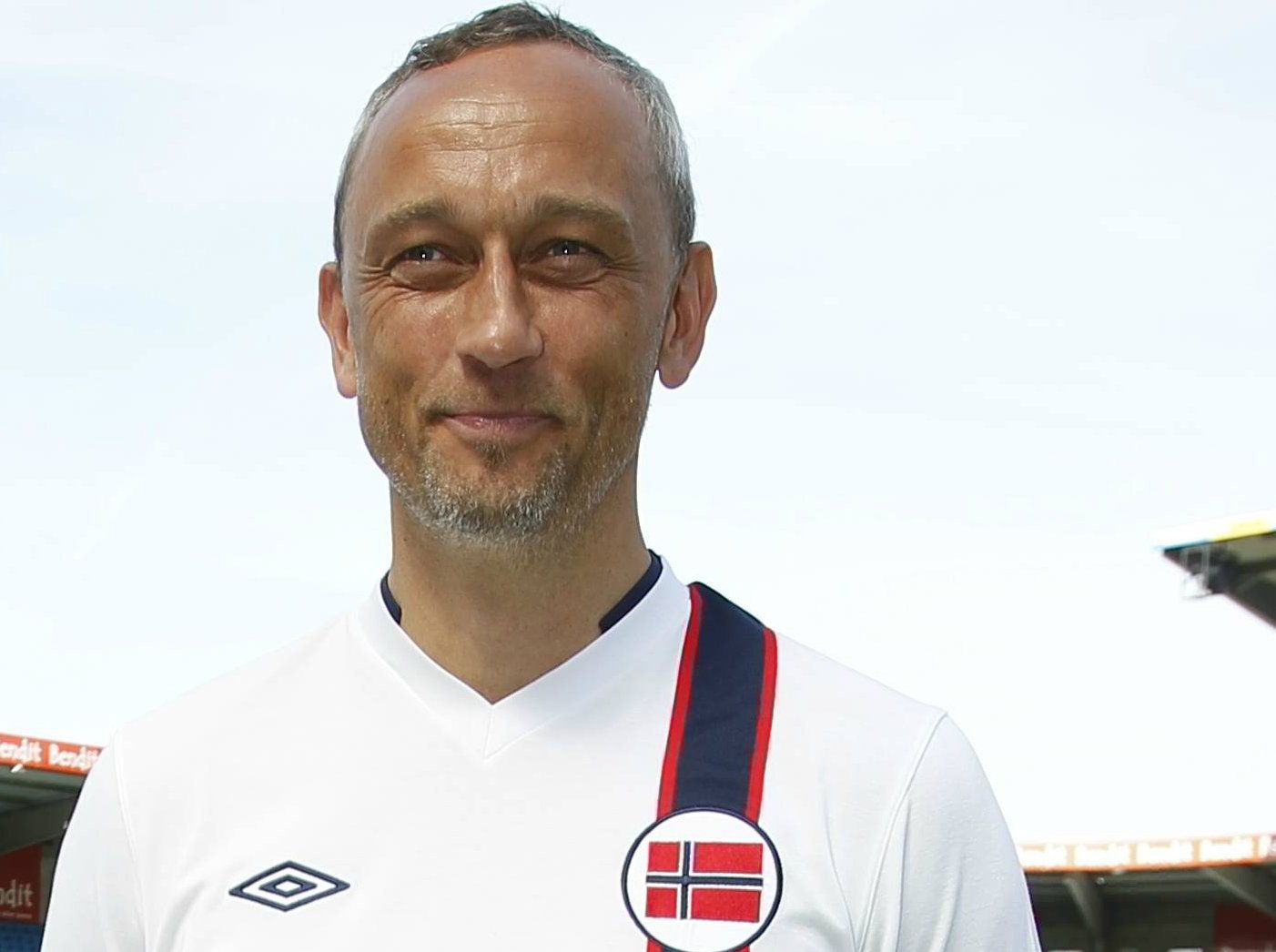 Classify Norwegian football legend Lars Bohinen